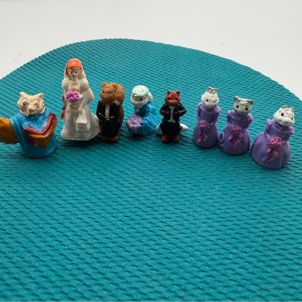 Lot of 8 Trendmasters Starcastle 1996 Wedding Cake Castle Figures